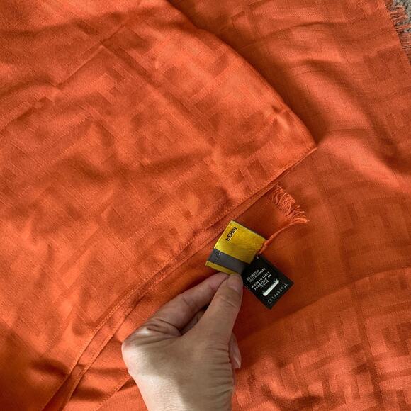 F1053 Fendi large orange monogram scarf in modal cashmere - Picture 5 of 6